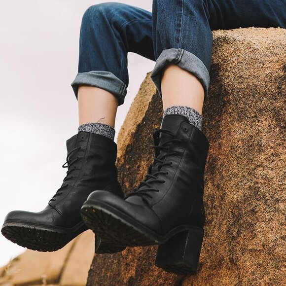 $429 Frye Karen Lace Up Black Real Leather Combat Short Chunky Comfy Ankle Boot - Picture 1 of 16